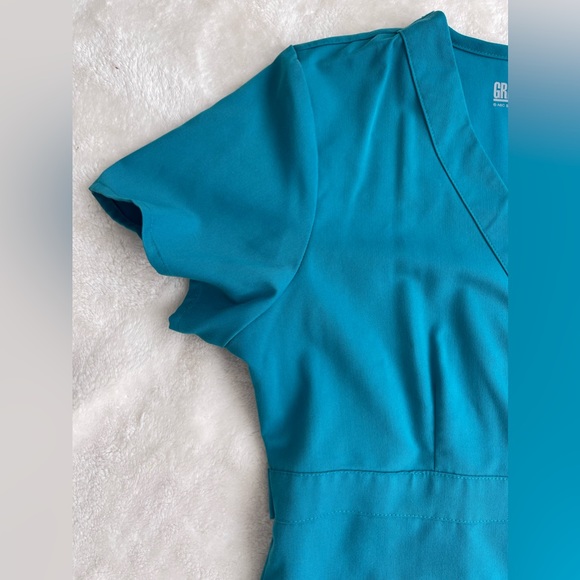 Grey’s Anatomy Teal Scrubs Small - Picture 4 of 11